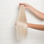 Tape Hair Extensions Ίσια Remy 9A – 53εκ. – Ξανθό Ανοιχτό Ψυχρό