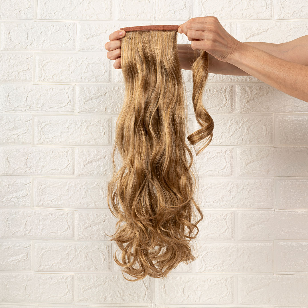 ponytail-synthetiko-spasto-60ek-dixromo-ksantho-fysiko-ksantho-meli-PNKSW221627-1